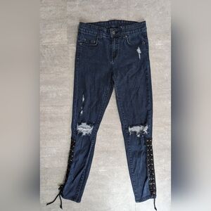 Carmar Distressed Woman's Skinny Jeans Size 27